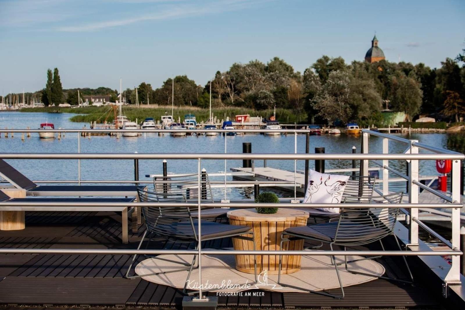 Hausboot Kranichnest Hotel Ribnitz-Damgarten Kültér fotó