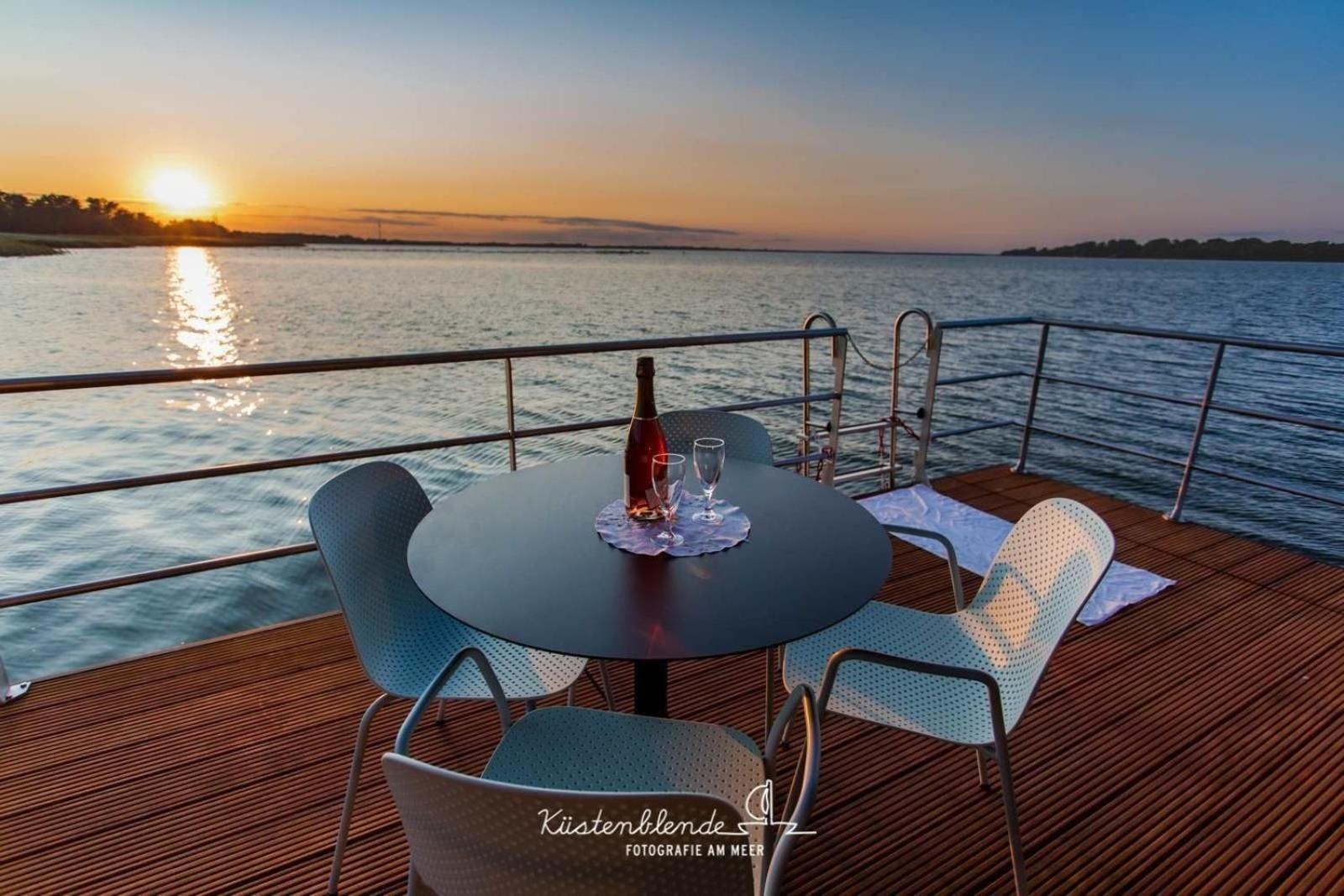 Hausboot Kranichnest Hotel Ribnitz-Damgarten Kültér fotó